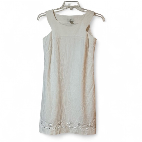 LOFT Dresses & Skirts - Ann Taylor LOFT White Sleeveless Sheath Dress - Beaded Floral Hem - Size 0
